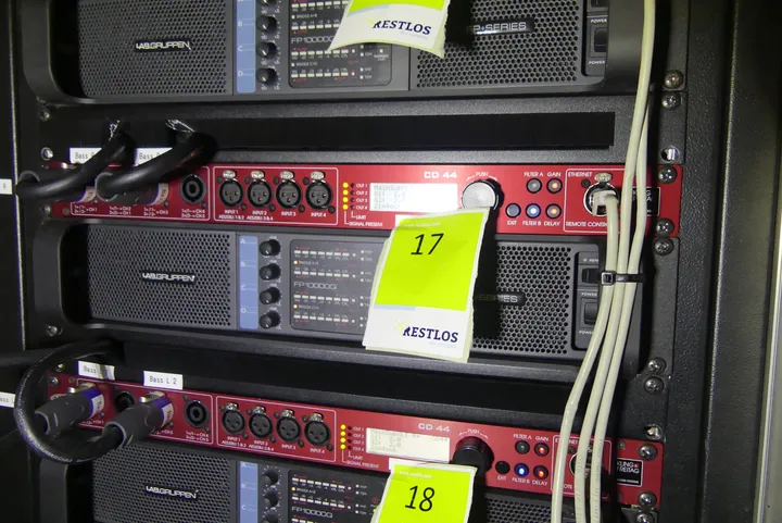 Lab.Gruppen Endstufe Modell: FP10000Q, mit Kling & Freitag CD 44 Controller